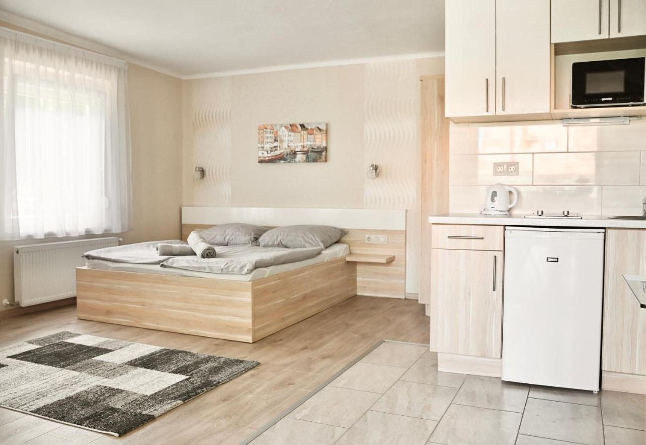 Villa Terrazza Balatongyörök Eksteriør billede